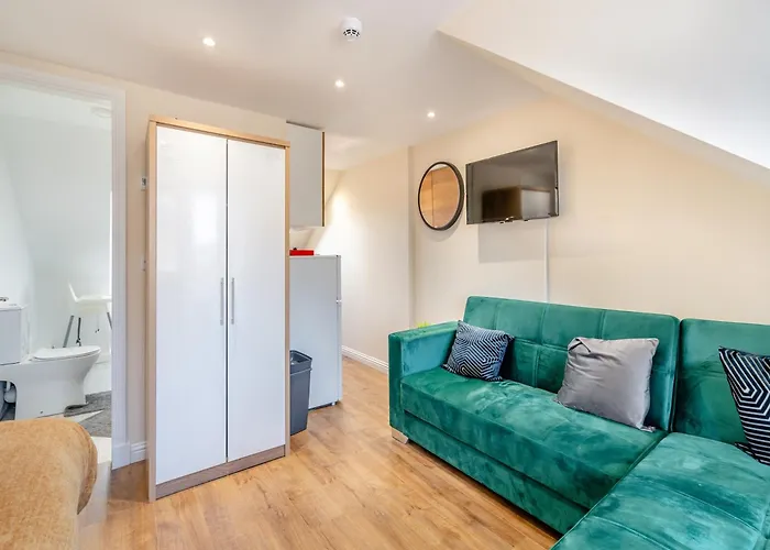 Apartment Five - Uk44289