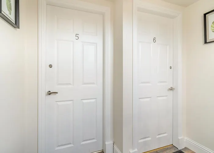 Apartment Five - Uk44289